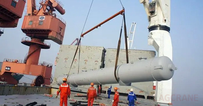 How to safely lift large goods