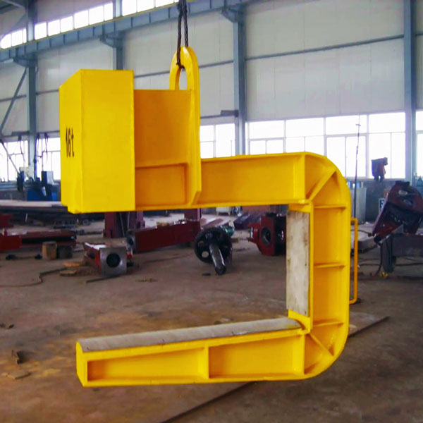 Trunnion C-hook for crane