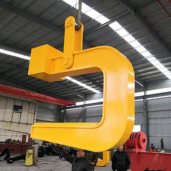 Trunnion C-hook for crane